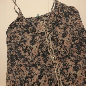 Maurice’s Flowey pink and grey tank